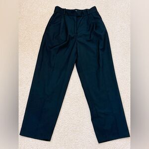 H&M High Rise Pleated Front Tapered Leg Ankle Length Black Dress Pants Sz 6 EUC